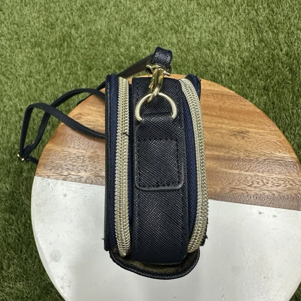 ADRIENNE VITTADINI Charging Wallet Crossbody RFID Protection NAVY SAFFIANO‎ - Picture 6 of 14